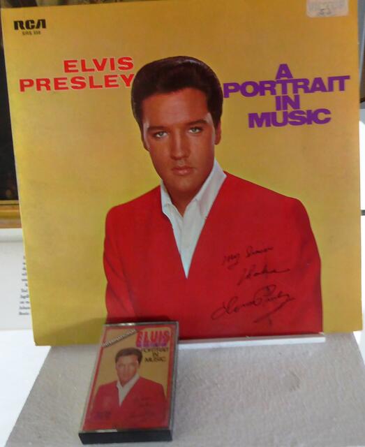 Elvis Presley - A Portrait in Music - Schallplatte und Musikkassette.