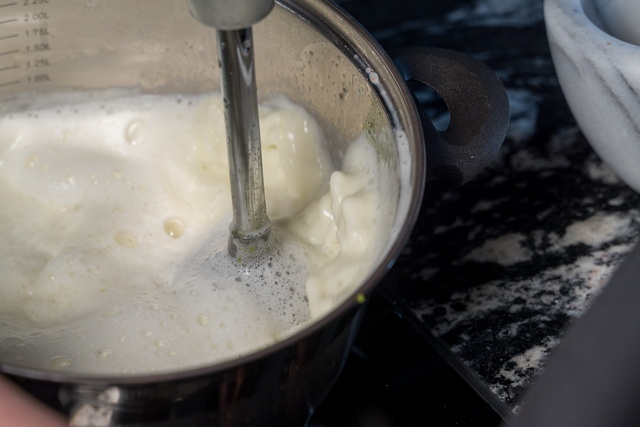 Sabinas Kochstudio - Spargelsuppe "Cappuccino-Style" | Foto: FSeventfoto
