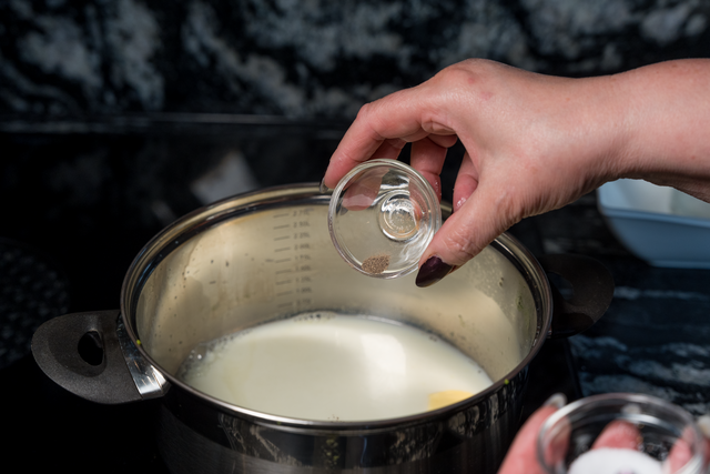 Sabinas Kochstudio - Spargelsuppe "Cappuccino-Style" | Foto: FSeventfoto