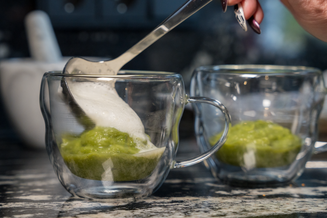 Sabinas Kochstudio - Spargelsuppe "Cappuccino-Style" | Foto: FSeventfoto