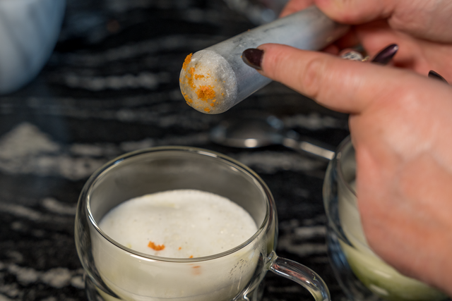 Sabinas Kochstudio - Spargelsuppe "Cappuccino-Style" | Foto: FSeventfoto