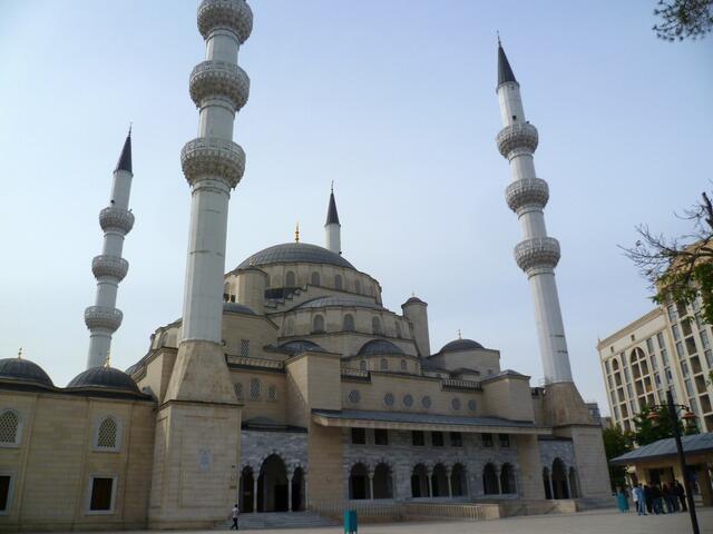 Die Bischkeker Zentralmoschee.
