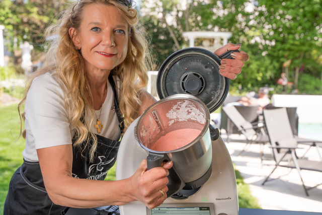 Gipfeltreffen Sabina Scherer bei "Lady Thermomix" Andrea Happacher - Erdbeer-Schaum | Foto: FSeventfoto