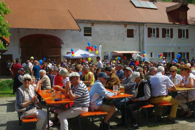 Maifeier, Blick ins Geschehen | Foto: Naturfreunde Haunstetten
