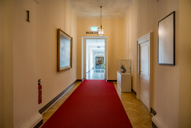 Peter Tomaschko (vorn), der Vertreter der CSU für den Stimmkreis Aichach-Friedberg und das Wittelsbacher Land im Bayerischen Landtag lud ein zum Besuch des Bayerischen Landtags und der Bayerischen Staatskanzlei. | Foto: FSeventfoto
