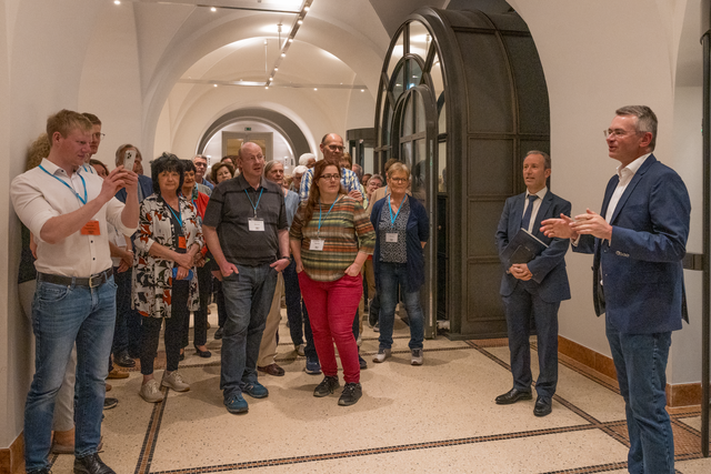 Peter Tomaschko (vorn), der Vertreter der CSU für den Stimmkreis Aichach-Friedberg und das Wittelsbacher Land im Bayerischen Landtag lud ein zum Besuch des Bayerischen Landtags und der Bayerischen Staatskanzlei. | Foto: FSeventfoto