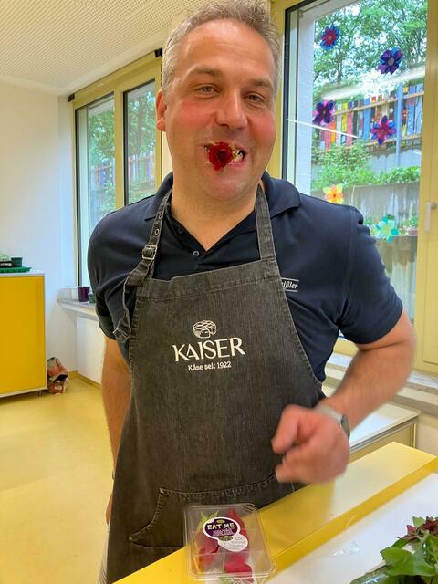 Stefan Kaiser ist immer für einen Scherz zu haben. "Ich habe einen Erbeermund".