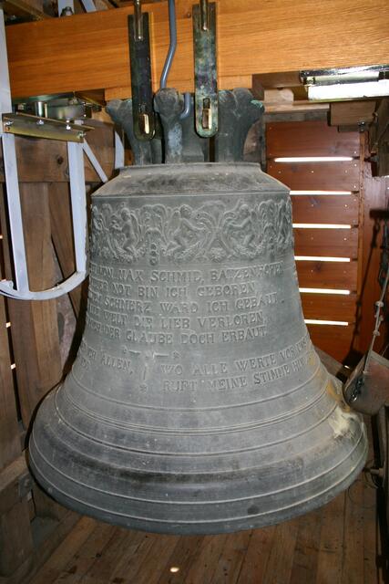 Jede der Glocken trägt ihre individuelle Inschrift.