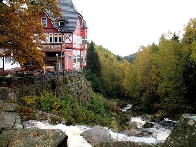 Im Gasthaus Steinerne Renne kann eine Pause eingelegt werden, ...