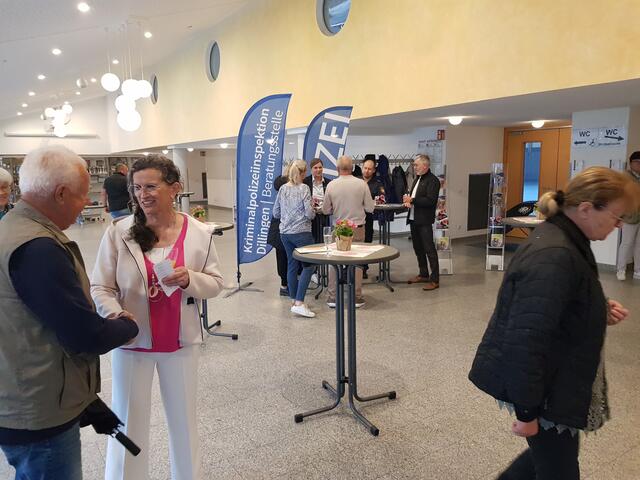 Geschäftsführerin Christine Steimer begrüßte die Senioren persönlich.