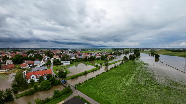 Gablingen stand teilweise unter Wasser. | Foto: Elmar Pics