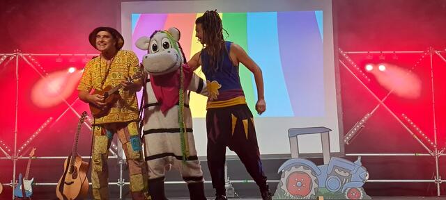 Rodscha aus Kambodscha mit Ze-Ra und Tom Palme