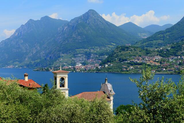 Carzano ist neben Peschiera Maraglio der zweite Ort auf der Monte Isola, der eine Schiffsverbindung zum Festland hat
