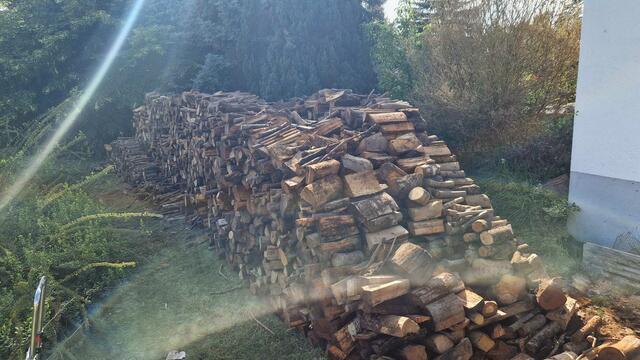 Mehr als ein Stapel Holz: Das Symbol für echten Zusammenhalt über alle Gesellschaftsschichten hinweg | Foto: Lorenz Albrecht