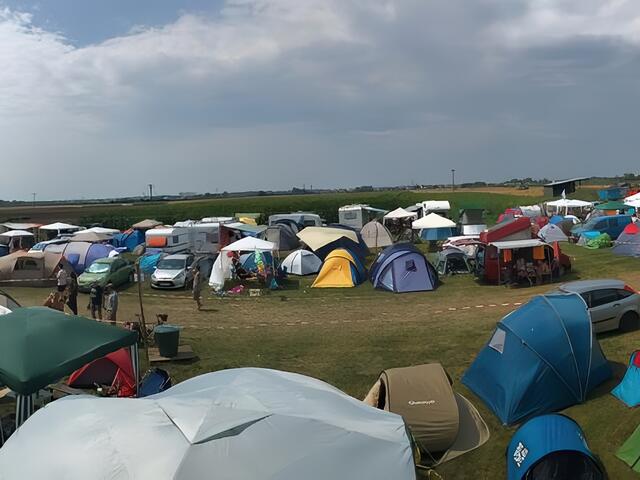 Reggae in Wulf 2024 - Das Festival auf dem Wulf Valley findet vom 26. Juli 2024 bis 27. Juli 2024 statt - Blick auf den Campingplatz | Foto: Wulf United e.V.
