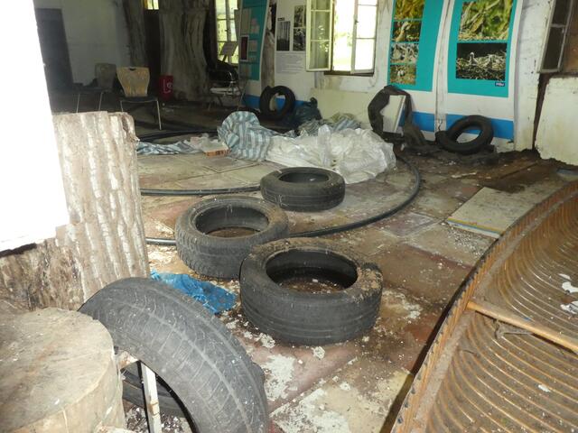 Hier waren einmal die Liegestühle und Boote zur Vermietung vom Zweckverband Erholungswerken untergebracht. 