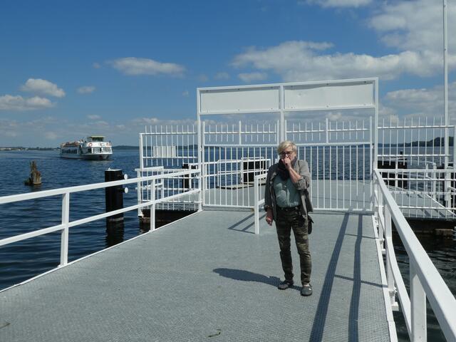 Der Dampfer kommt aus Schwerin...extra wegen uns zum Zippendorfer Anleger.