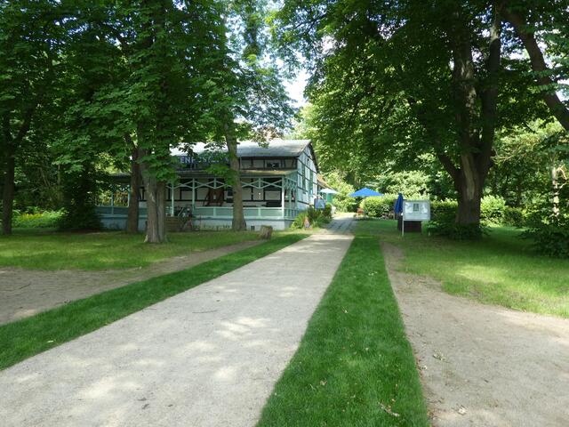 Weg zur "Gasstätte" vom Anleger aus   