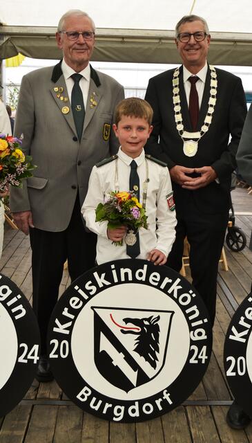 W. Bösche, Kreiskinderkönig wurde Lennert Kapzyk und A. Pollehn