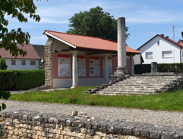 Tempelanlage, Westl.  Säulenvorhof