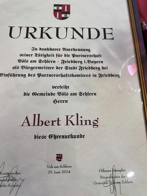65 Jahre Städtepartnerschaft Friedberg/Bayern / Völs am Schlern - Ehrenurkunden für verdiente Tätigkeiten | Foto: Franz Reißner