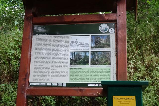 Infotafel an der Ruine Heinrichsburg
