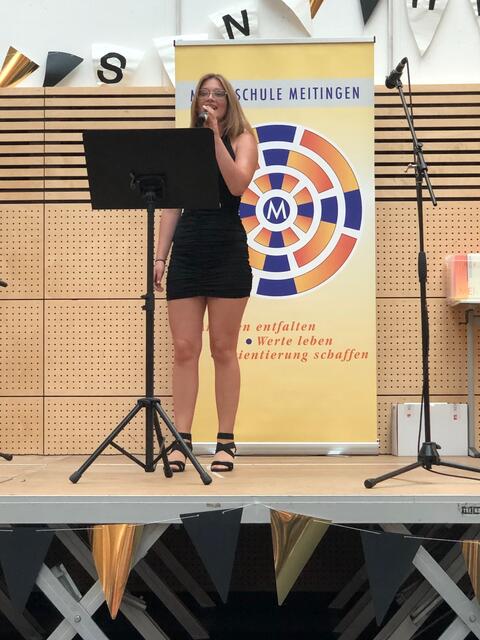 Foto: Laura Sabelfeld begeisterte mit dem Gesangsstück "No roots".