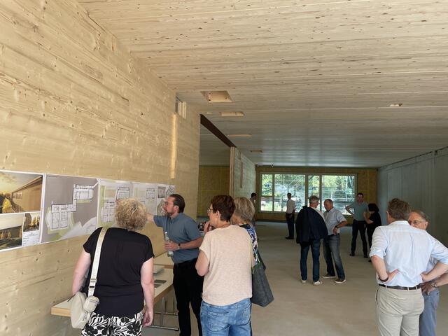 Im Erweiterungsbau ist Holz das dominierende Element. | Foto: Michael Linder / Stadt Günzburg