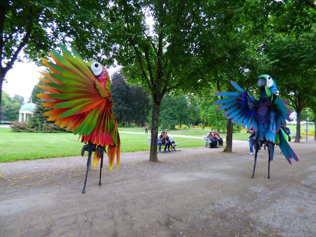 Grandiose "Walking Acts"