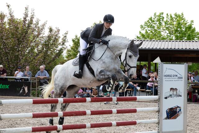 Stilspringprüfung Kl. L, Lea Langenmeier | Foto: Historica Fotografie, Bettina Lachenmayer 