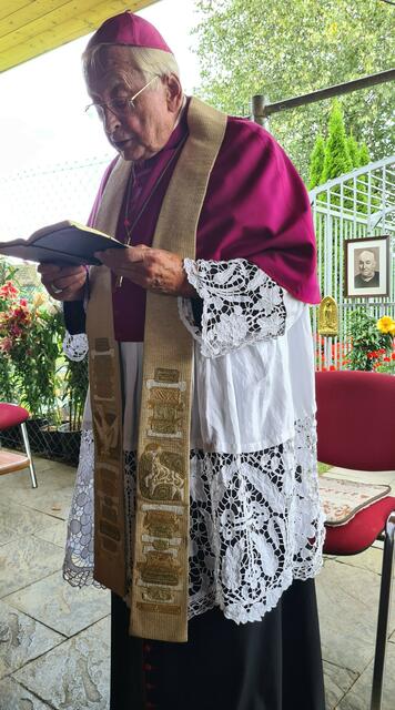 Bischof emer. Dr. Walter Mixa verkündet das Tagesevangelium
