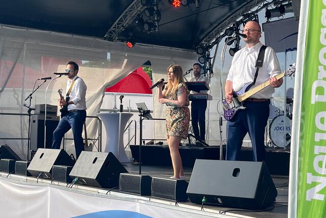 An der NP/HAZ-Bühne am Maschseenordufer: „Me &amp; The Jokers“