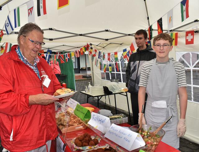 Leckeres am internationalen Büffet.