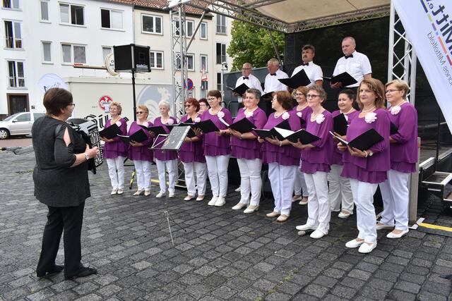 Auftritt des Chores "Heimatmelodie"