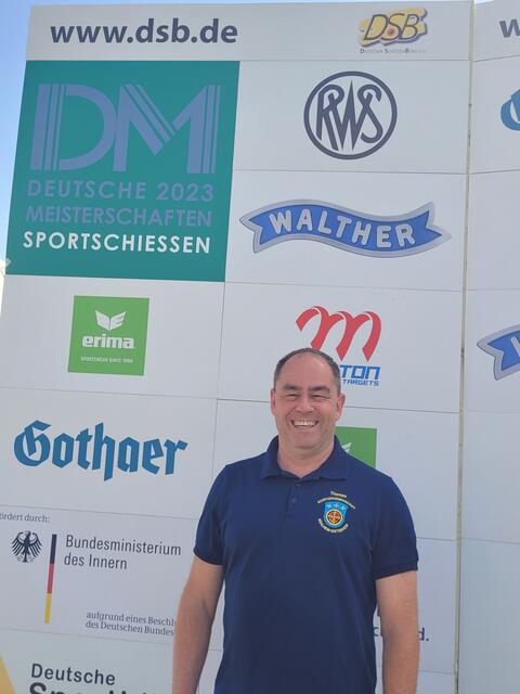 Thomas Baier tritt mit der Pistole .45 und dem Revolver .44 an.