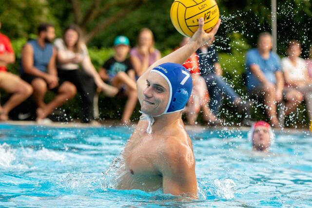 In Torlaune: Hannovers Neuzugang Lukas Küppers nimmt Maß. | Foto: Alexander Placzek