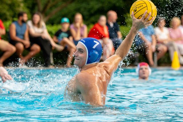 In Torlaune: Hannovers Neuzugang Lukas Küppers nimmt Maß. | Foto: Alexander Placzek
