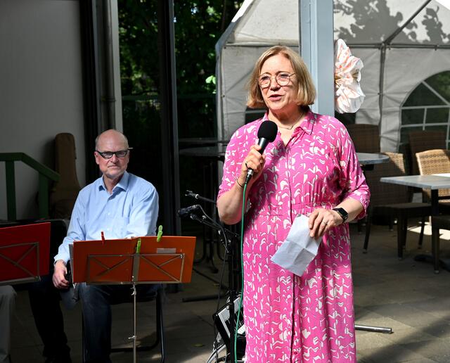 Maria Hesse eröffnet das 3. Sommerfest der Kulturinitiative