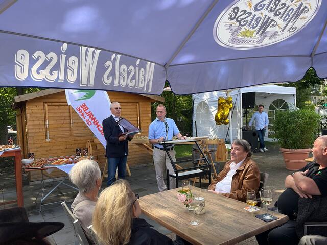 andschmuck zum Vereinsgeburtstag. Der FC Schwalbe feierte sein 125jähriges Jubiläum