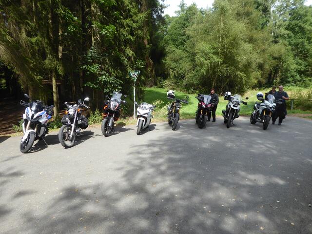 Bei unserer Tour waren viele Motorradmarken vertreten. Aber vielfalt zeichnet uns Biker halt aus! 