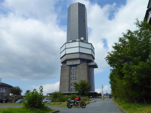 Fernmeldeturm auf dem Großen Feldberg im Taunus! 
Davor, mein neuer Traum!