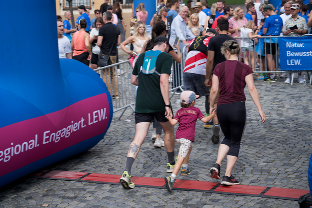 Friedberger Halbmarathon 2024 - Perfekter Zieleinlauf | Foto: FSeventfoto