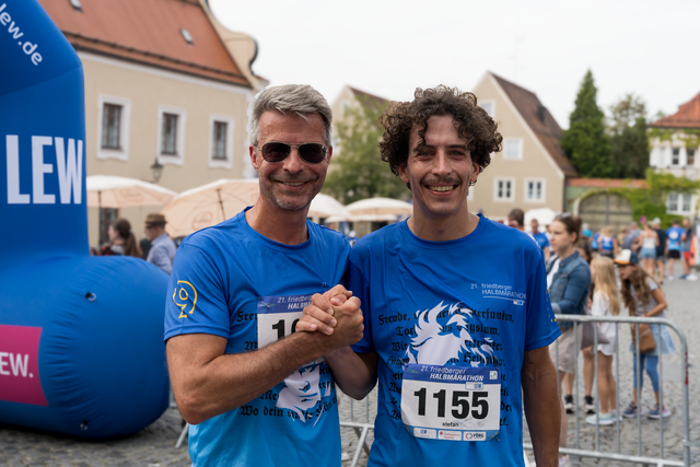 Friedberger Halbmarathon 2024 - Frankl Büschel (links) mit Stefan Hartmann | Foto: FSeventfoto