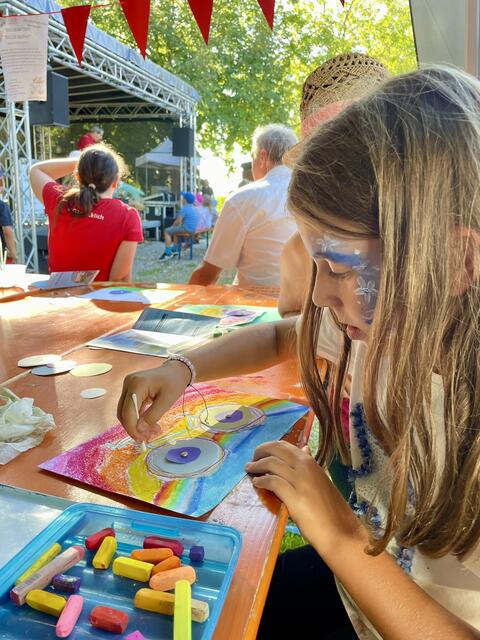 Viele Mitmachstationen luden zum Kreativ-werden ein. | Foto: Johanna Hofgärtner/Stadt Günzburg