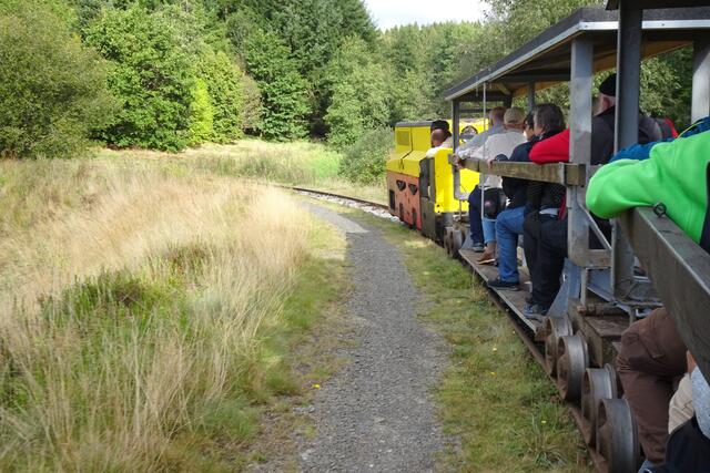 Fahrt mit der Tagesförderbahn