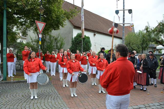 Der Fanfarenzug Markkleeberg spielte an dem Wochenende auf dem Volksfestumzug, bei der Stadtführung vor der City Galerie und am Fußballplatz kräftig auf.