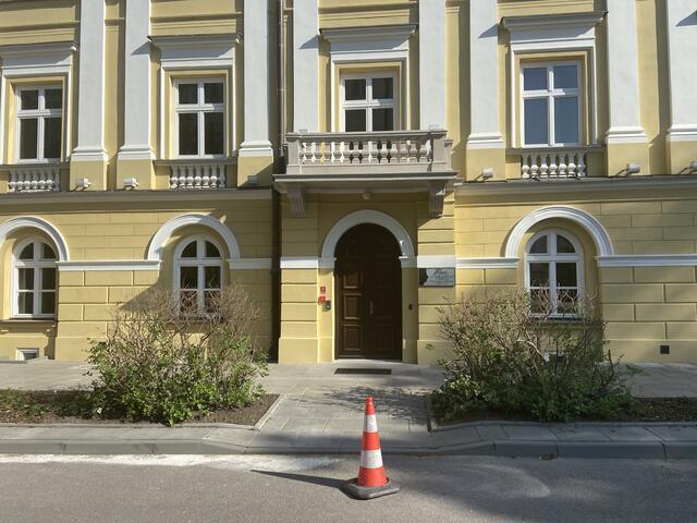 In diesem Haus komponierte einst Chopin, es gehört heute zum Campus der Universität.