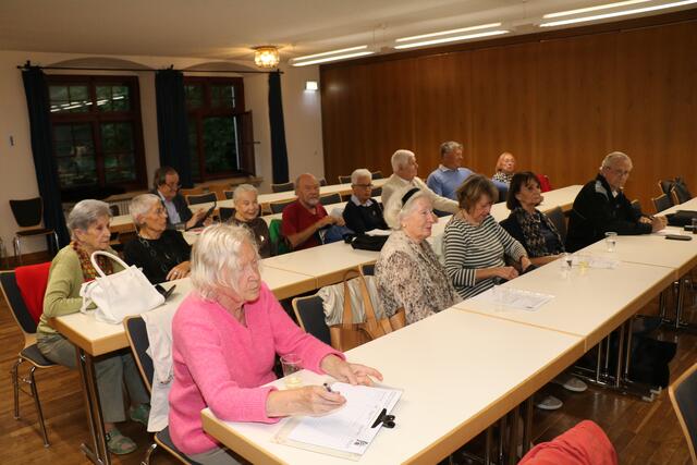 JHV der DFG im Zeughaus Augsburg | Foto: Marianne Stenglein