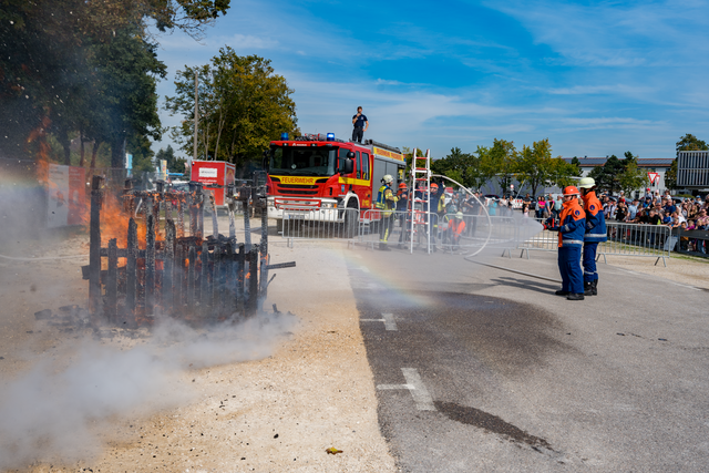 Tag der offenen Tür der Freiwilligen Feuerwehr Friedberg e.V. - Brandbekämpfung durch die Jugendfeuerwehr | Foto: FSeventfoto