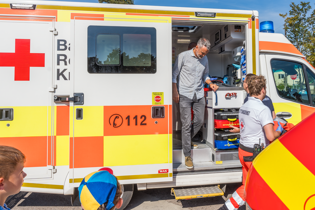 Tag der offenen Tür der Freiwilligen Feuerwehr Friedberg e.V. - Rettungseinsatz mit der Drehleiter | Foto: FSeventfoto